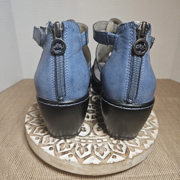 JBU Northstar Laser Cut Wedge Sandals Navy Blue Size 10 Medium EUC - Picture 7 of 12